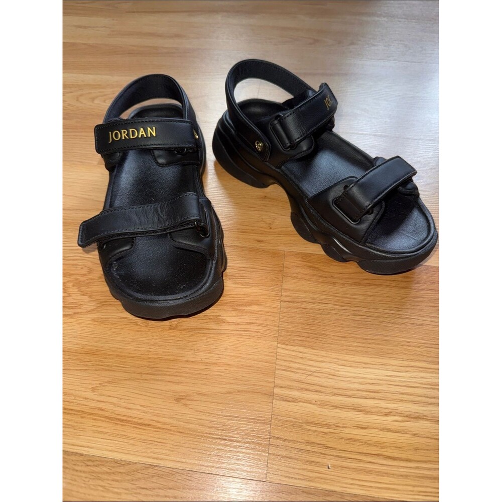 Jordan Women’s Black Adjustable Strap Sandals Platform Deja Size 8